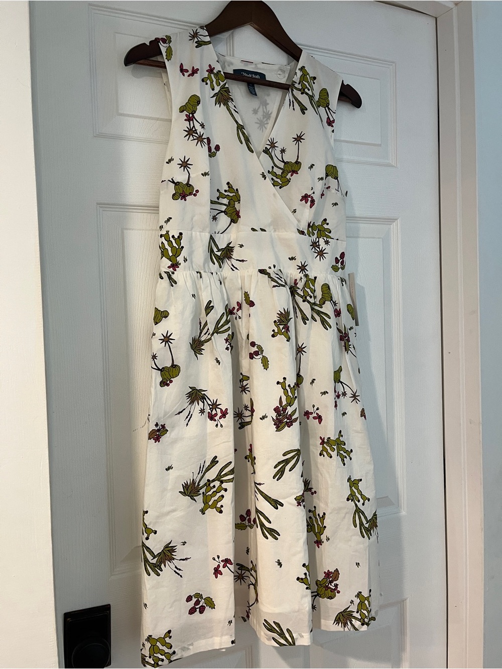 NWT ModCloth Large cactus print Botanical keyhole back w/pockets sundress